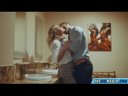 ❤️ Wanneer een rondborstige blondine je verleidt in een openbaar toilet Porno fb at nl.raceporn.ru ❌❤